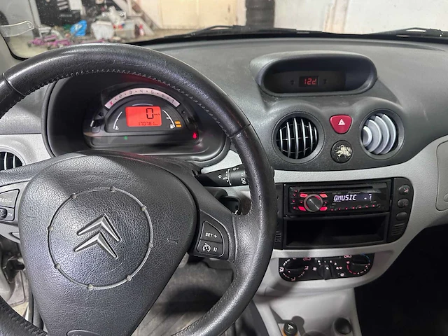 Citroen - c3 - 1.4i ligne prestige - 49-nt-rj - afbeelding 10 van  18