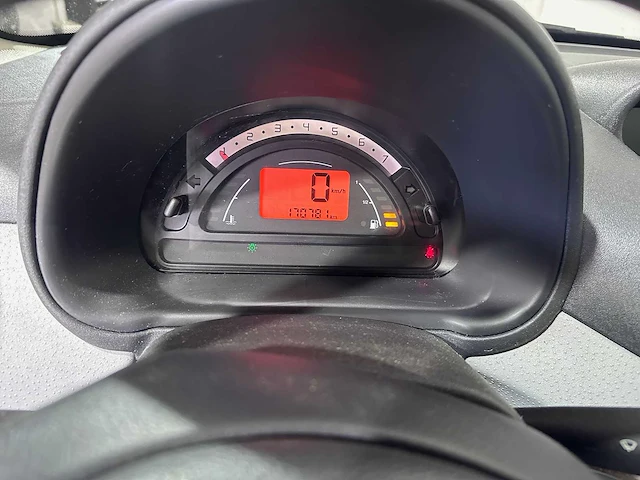 Citroen - c3 - 1.4i ligne prestige - 49-nt-rj - afbeelding 11 van  18