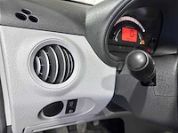 Citroen - c3 - 1.4i ligne prestige - 49-nt-rj - afbeelding 12 van  18