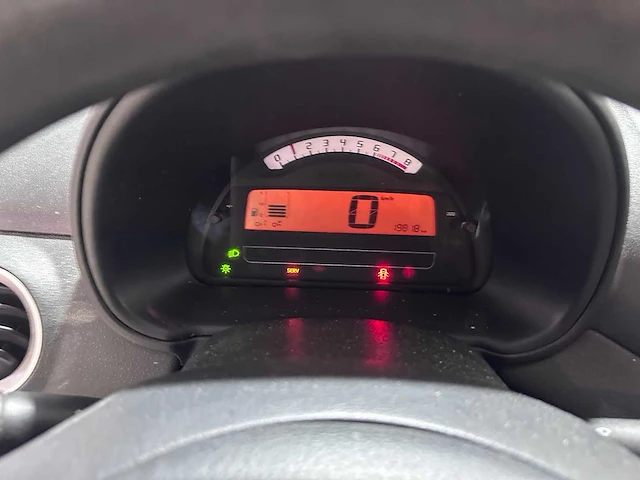 Citroen - c3 - 1.4i prestige cng - 76-xr-tz - afbeelding 2 van  17