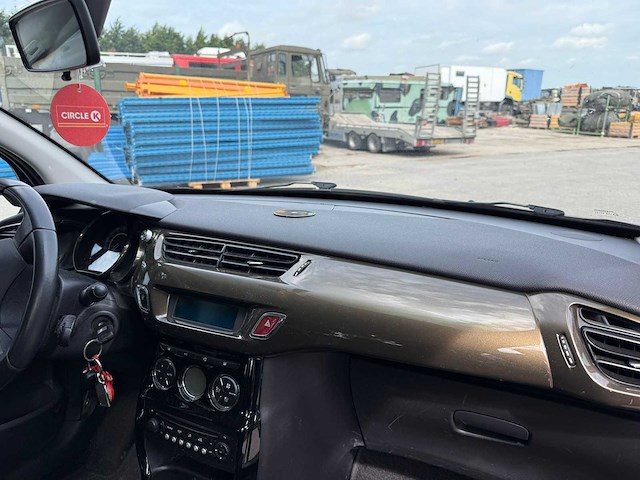 Citroen - c3 - 1.6 ehdi collection - personenauto - afbeelding 19 van  35