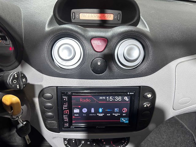 Citroen - c3 pluriel - 1.4i - 79-rg-sf - afbeelding 4 van  21