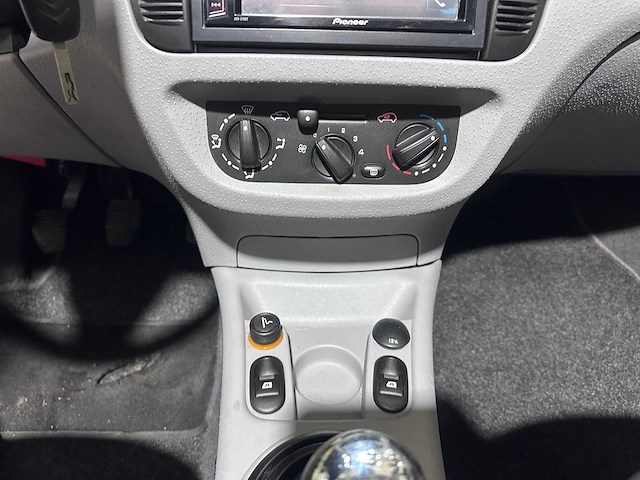 Citroen - c3 pluriel - 1.4i - 79-rg-sf - afbeelding 5 van  21