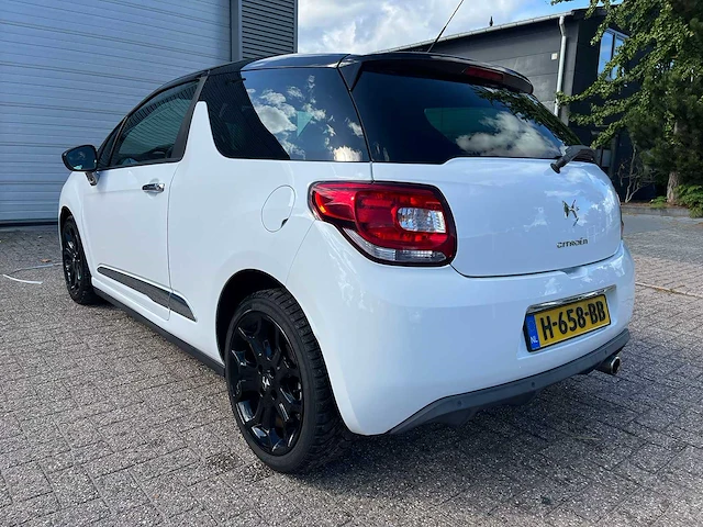 Citroen - ds - 2015 - 3 - 1.2 puretech so chic - h-658-bb - afbeelding 15 van  20