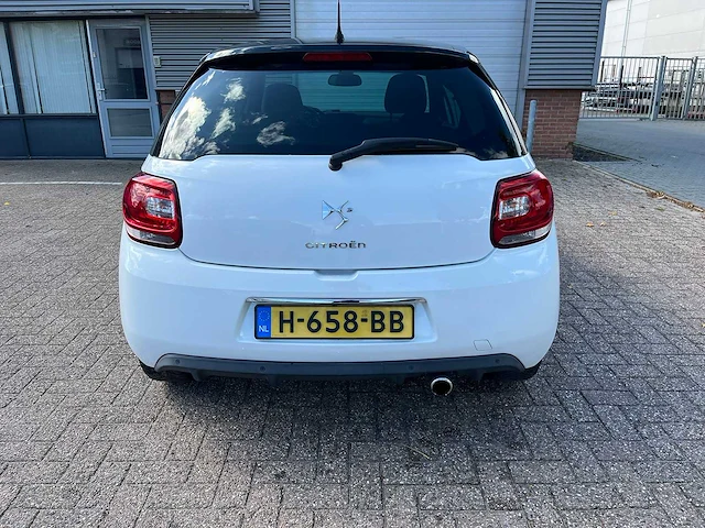 Citroen - ds - 2015 - 3 - 1.2 puretech so chic - h-658-bb - afbeelding 16 van  20