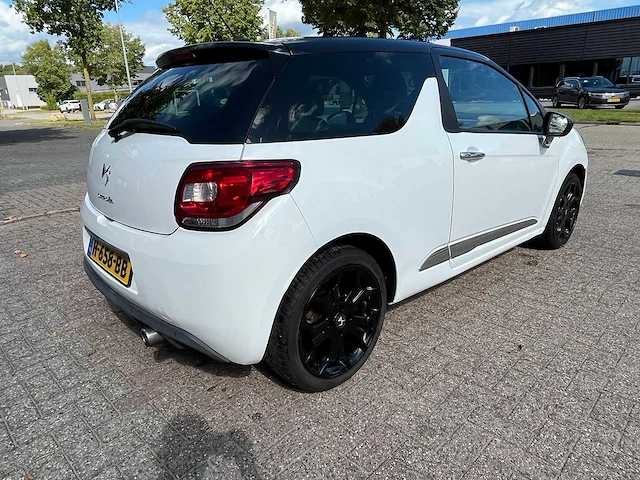 Citroen - ds - 2015 - 3 - 1.2 puretech so chic - h-658-bb - afbeelding 17 van  20
