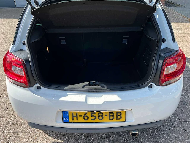 Citroen - ds - 2015 - 3 - 1.2 puretech so chic - h-658-bb - afbeelding 19 van  20