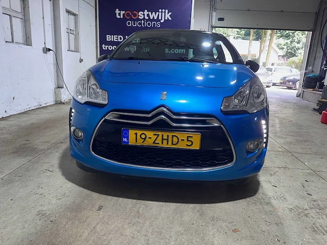 Citroen - ds3 - 1.6 e-hdi business - 19-zhd-5 - afbeelding 16 van  18