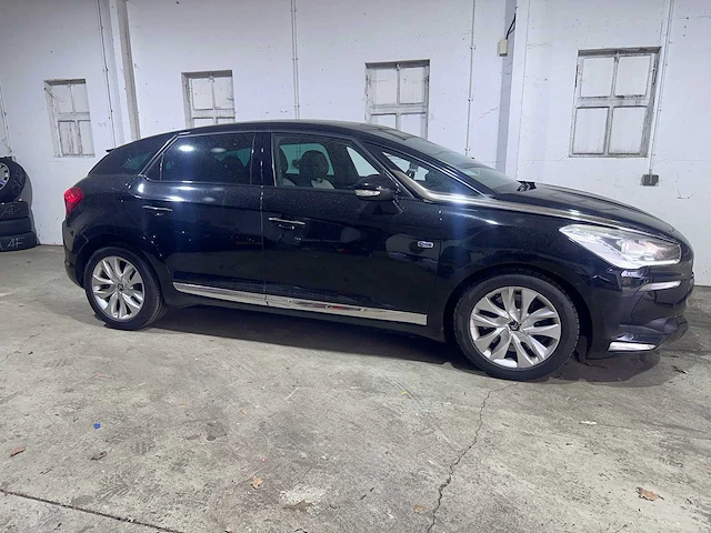 Citroen - ds5 - 2.0 hybrid4 sp. chic - 05-zsr-2 - afbeelding 22 van  25