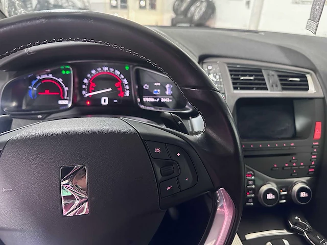 Citroen - ds5 - 2.0 hybrid4 sp. chic - 05-zsr-2 - afbeelding 25 van  25