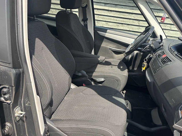 Citroen - grand c4 picasso - 1.6 thp coll. egs 5p - car - 2013 - afbeelding 10 van  22
