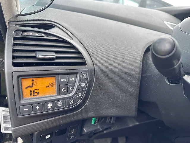 Citroen - grand c4 picasso - 2.0-16v ambiance 7p. - 47-gzl-4 - afbeelding 4 van  15