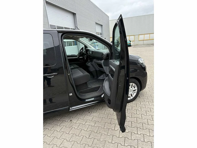 Citroen - jumpy - 2.0 bluehdi180bus&s - bedrijfswagen - afbeelding 2 van  22