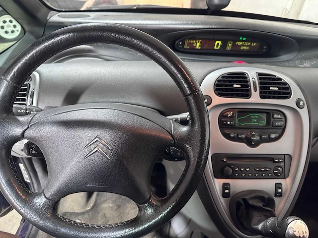 Citroen - xsara picasso - 1.6i-16v image - 30-gsv-5 - afbeelding 2 van  18