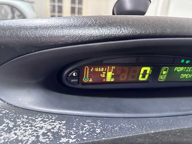 Citroen - xsara picasso - 1.6i-16v image - 30-gsv-5 - afbeelding 3 van  18