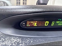 Citroen - xsara picasso - 1.6i-16v image - 30-gsv-5 - afbeelding 3 van  18
