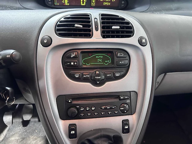Citroen - xsara picasso - 1.6i-16v image - 30-gsv-5 - afbeelding 4 van  18