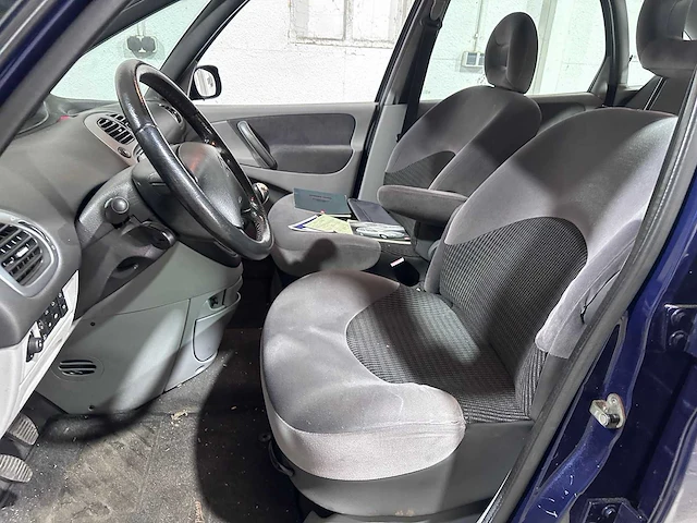 Citroen - xsara picasso - 1.6i-16v image - 30-gsv-5 - afbeelding 6 van  18