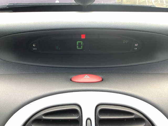 Citroen - xsara picasso - 1.6i-16v prestige - personenauto - afbeelding 2 van  14
