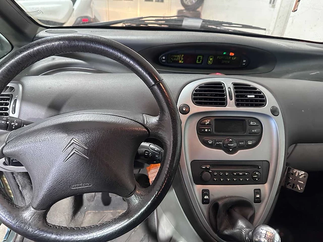 Citroen - xsara picasso - 1.8i-16v différence2 - 52-nt-kz - afbeelding 2 van  16