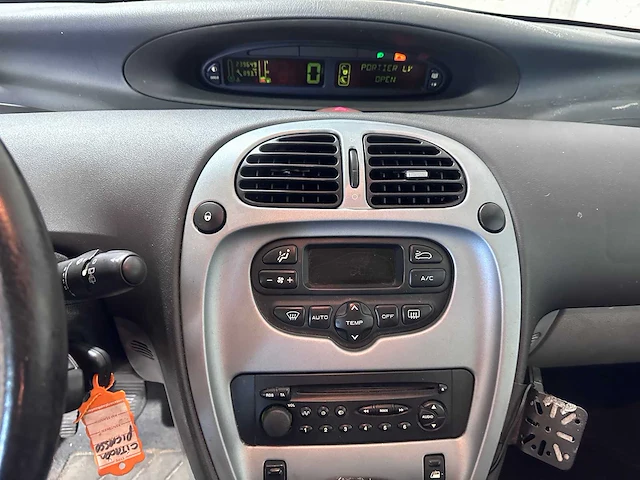 Citroen - xsara picasso - 1.8i-16v différence2 - 52-nt-kz - afbeelding 4 van  16
