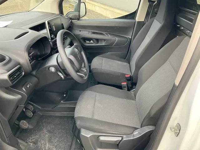 Citroen 1.5 bluehdi club 2022 airco cruise control carplay pdc dab, vpl-61-k - afbeelding 2 van  24