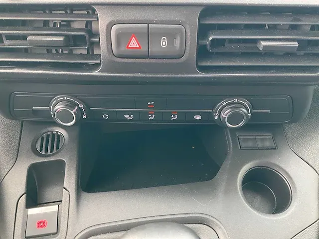 Citroen 1.5 bluehdi club 2022 airco cruise control carplay pdc dab, vpl-61-k - afbeelding 8 van  24