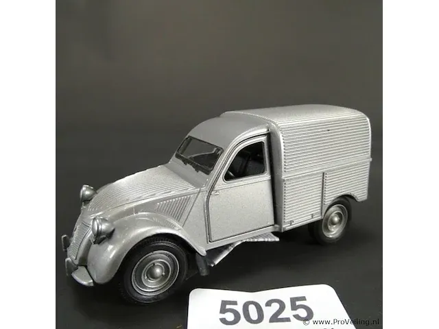 Citroen 2cv fourgonnette grijs - afbeelding 1 van  5