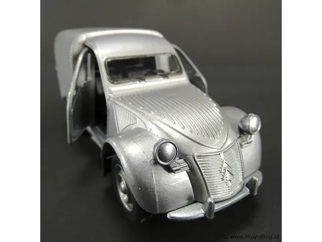 Citroen 2cv fourgonnette grijs - afbeelding 4 van  5
