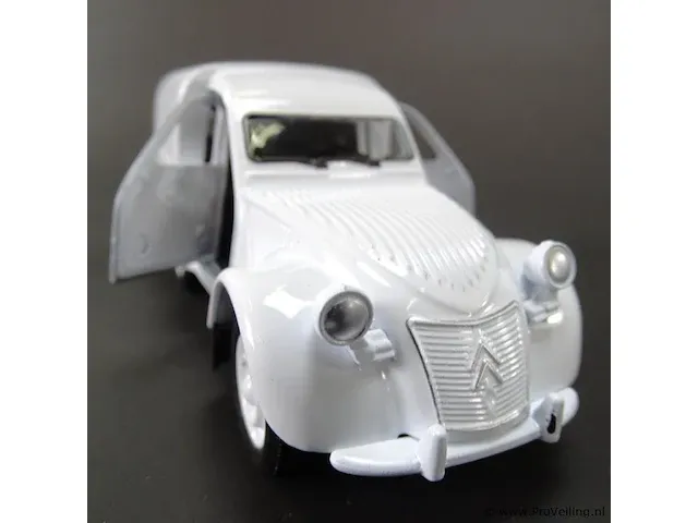 Citroen 2cv fourgonnette wit - afbeelding 4 van  5