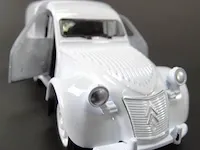 Citroen 2cv fourgonnette wit - afbeelding 4 van  5