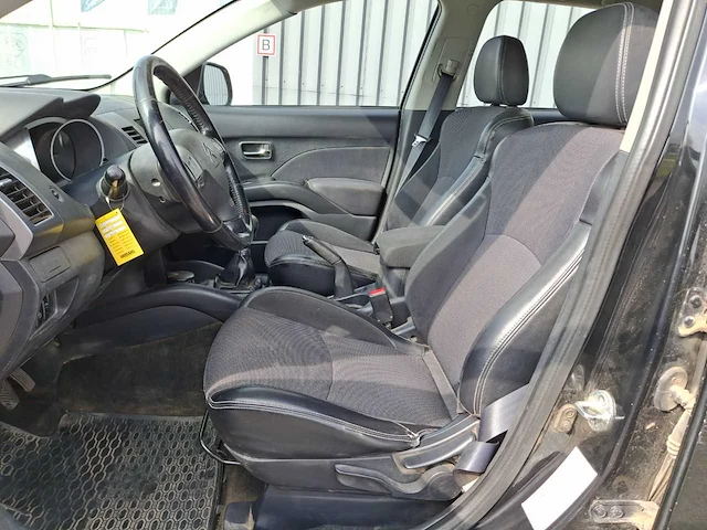 Citroen c-crosser 2.2 hdif dynamique 7p. - 2008 - 156pk - afbeelding 37 van  39