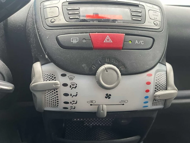 Citroen c1 1.0 attraction 2014 | j-028-sg - afbeelding 6 van  21