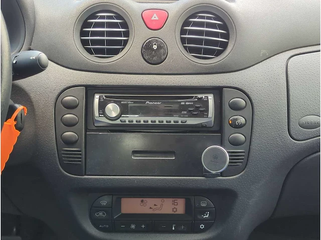 Citroën c2 1.4i ligne ambiance automaat | 27-nj-zj - afbeelding 16 van  24