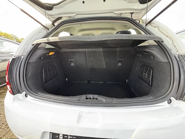 Citroen c3 1.2 puretech seduction,2015 - afbeelding 15 van  32