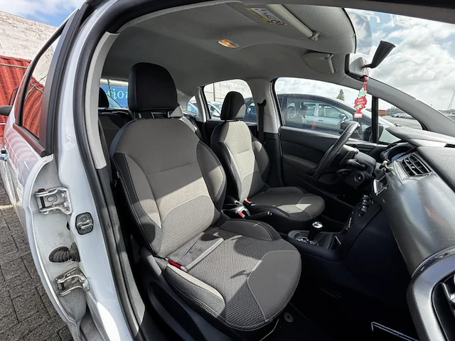 Citroen c3 1.2 puretech seduction,2015 - afbeelding 17 van  32