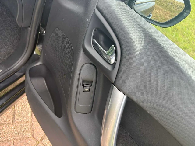Citroen c3 1.4 vti exclusive, 6-znz-57 - afbeelding 18 van  31