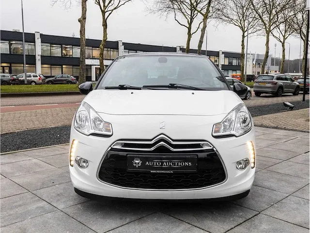 Citroen ds3 1.2 vti chic 2012 navigatiesysteem climate control parkeersensoren getint glas, 66-zfz-4 - afbeelding 24 van  25