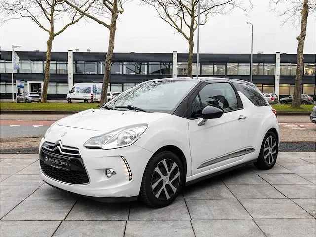 Citroen ds3 1.2 vti chic 2012 navigatiesysteem climate control parkeersensoren getint glas, 66-zfz-4 - afbeelding 25 van  25
