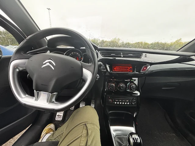 Citroen ds3 1.6 vti so chic,2013 - afbeelding 2 van  27