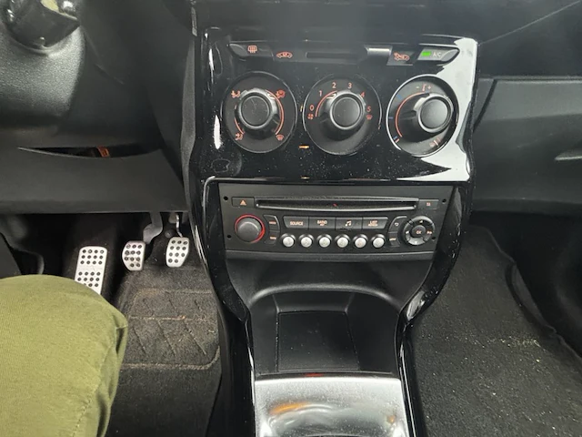 Citroen ds3 1.6 vti so chic,2013 - afbeelding 4 van  27