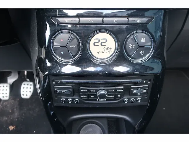 Citroen ds3 cabrio 1.2 vti so chic, 2-txh-25 - afbeelding 4 van  18