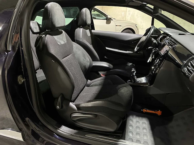 Citroen ds3 cabrio 1.2 vti so chic 82pk 2014, 3-ttz-70 - afbeelding 25 van  34