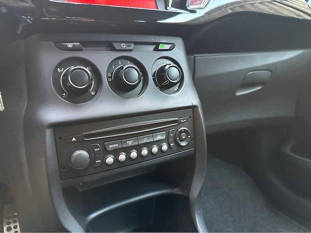 Citroen ds3 cabrio 2013 benzine - afbeelding 28 van  47