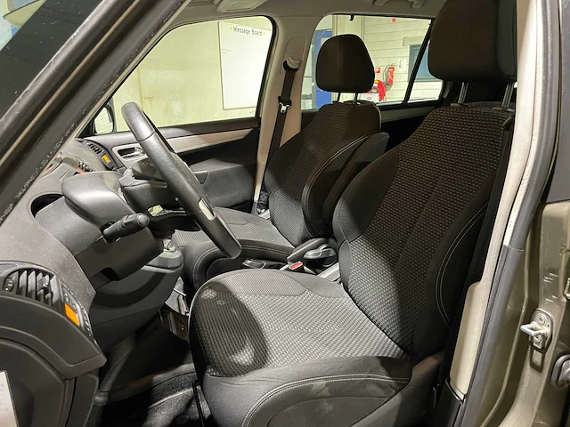 Citroen grand c4 picasso 1.6 vti ligne business 7p 120pk 2011, 94-slk-4 - afbeelding 24 van  41