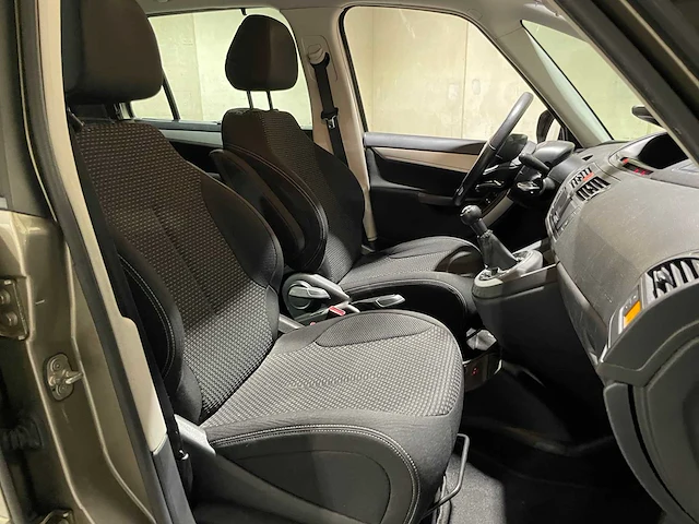 Citroen grand c4 picasso 1.6 vti ligne business 7p 120pk 2011, 94-slk-4 - afbeelding 31 van  41