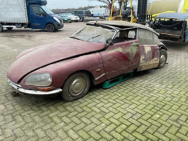 Citroën id20 oldtimer auto - afbeelding 15 van  19