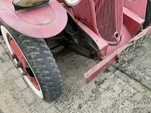 Citroën oldtimer vrachtwagen - afbeelding 25 van  32