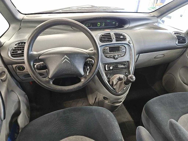 Citroen xsara picasso 1.8i-16v différence , 68-lp-gf - afbeelding 2 van  17