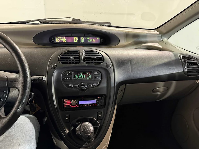Citroen xsara picasso 1.8i-16v plaisir, 05-jf-fd - afbeelding 2 van  13